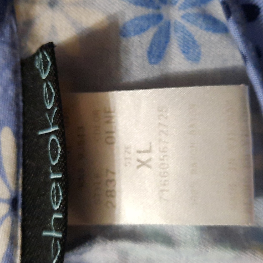 Scrub top - Picture 4 of 5
